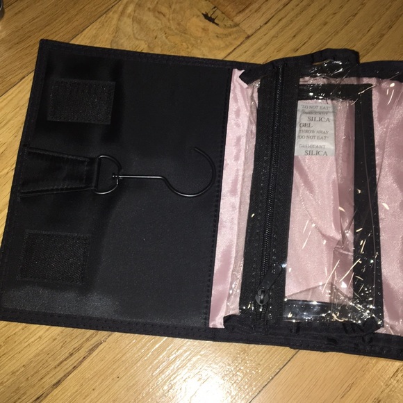 Mary Kay Travel Roll Up Bag - Picture 3 of 10